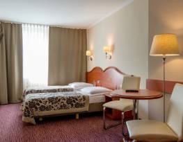 KRAKUS hotel Krakow overnatning restaurant ferie badeland i Krakow