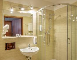 KRAKUS hotel Krakow overnatning restaurant ferie badeland i Krakow