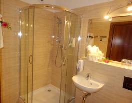 KRAKUS hotel Krakow overnatning restaurant ferie badeland i Krakow