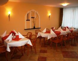 KRAKUS hotel Krakow overnatning restaurant ferie badeland i Krakow